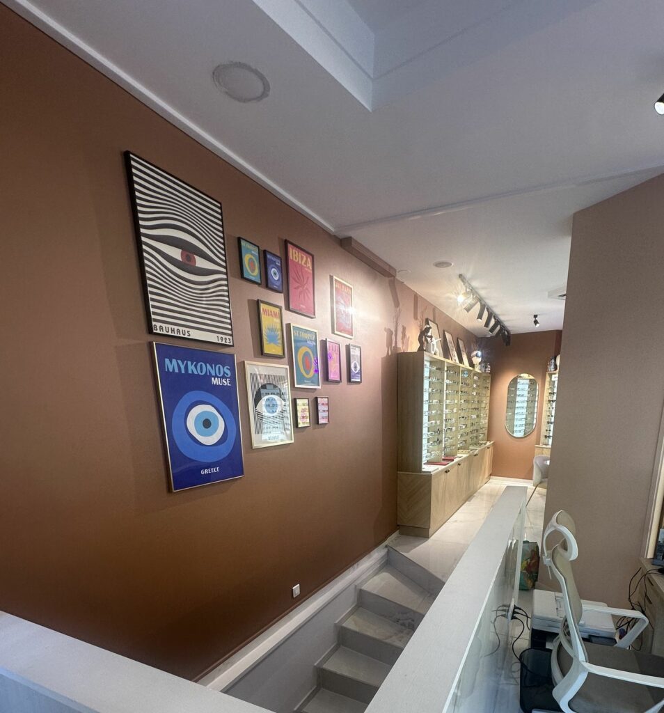 Boutique d’opticien après travaux à Paris 11e — Aménagement complet d'une boutique d'optique