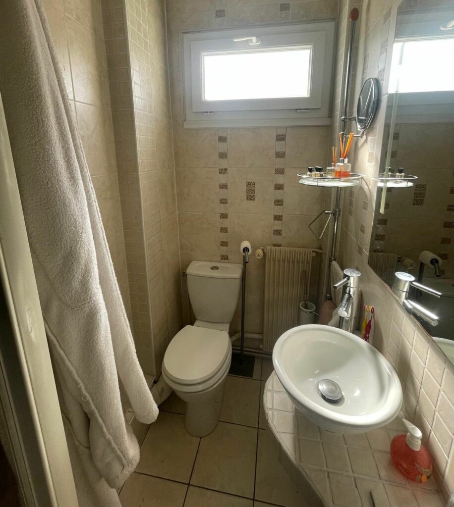 Salle de bain avant travaux à Saint-Maurice - Art Eco Conseil