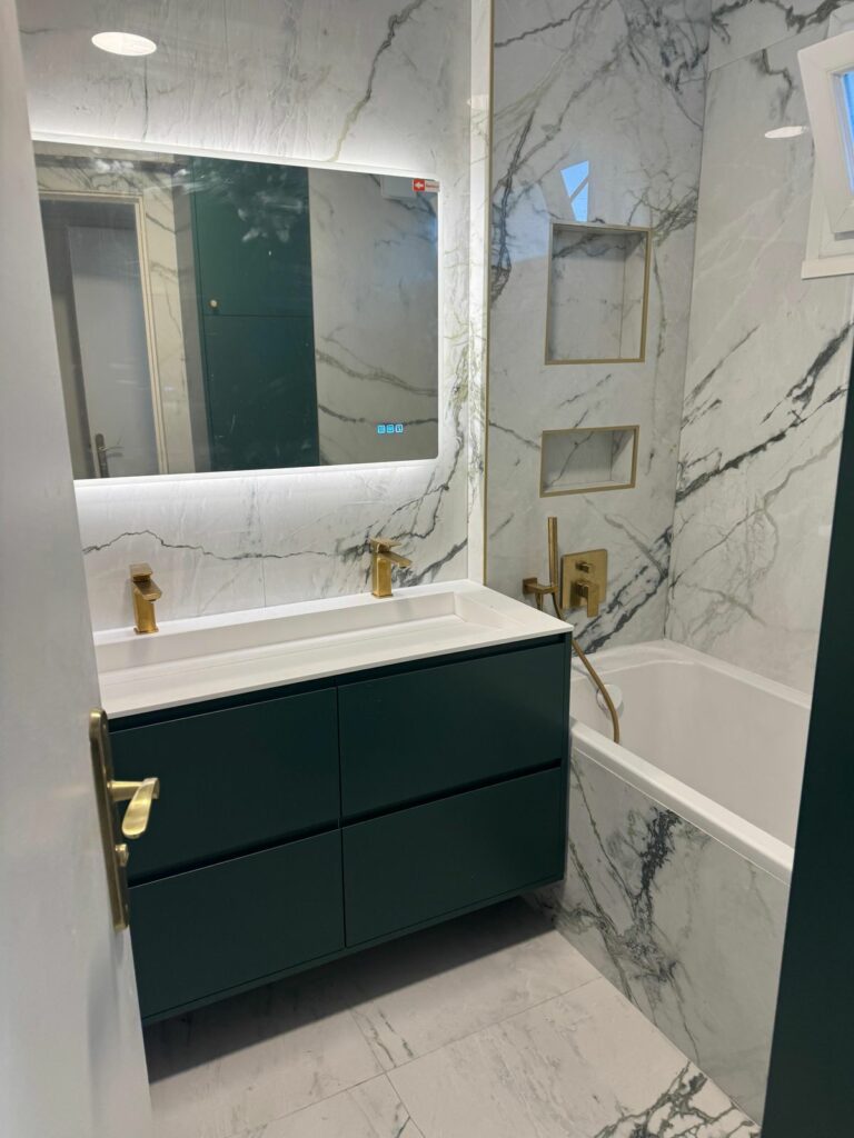 Salle de bain après travaux à Saint-Maurice - Art Eco Conseil