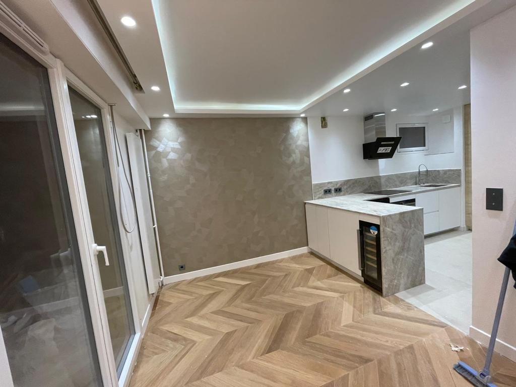 Menuiserie sur mesure : le geste artisanal au service de votre intérieur - Avant / chantier