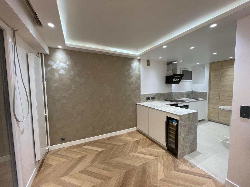 Menuiserie sur mesure : le geste artisanal au service de votre intérieur - Chantier